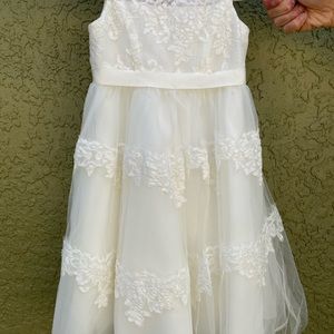 David’s bridal size 4 flower girl dress